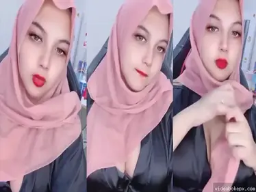 Live Hijab Cantik Pamer Toket Gede Basah